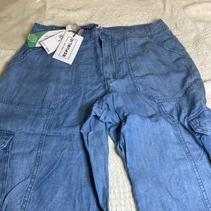 NWT For The Republic soft Tencel cargo pants size 8